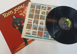 Винтажная виниловая пластинка LP Tom Jones Tom Jones Sings Shes A Lady (USA 1971)