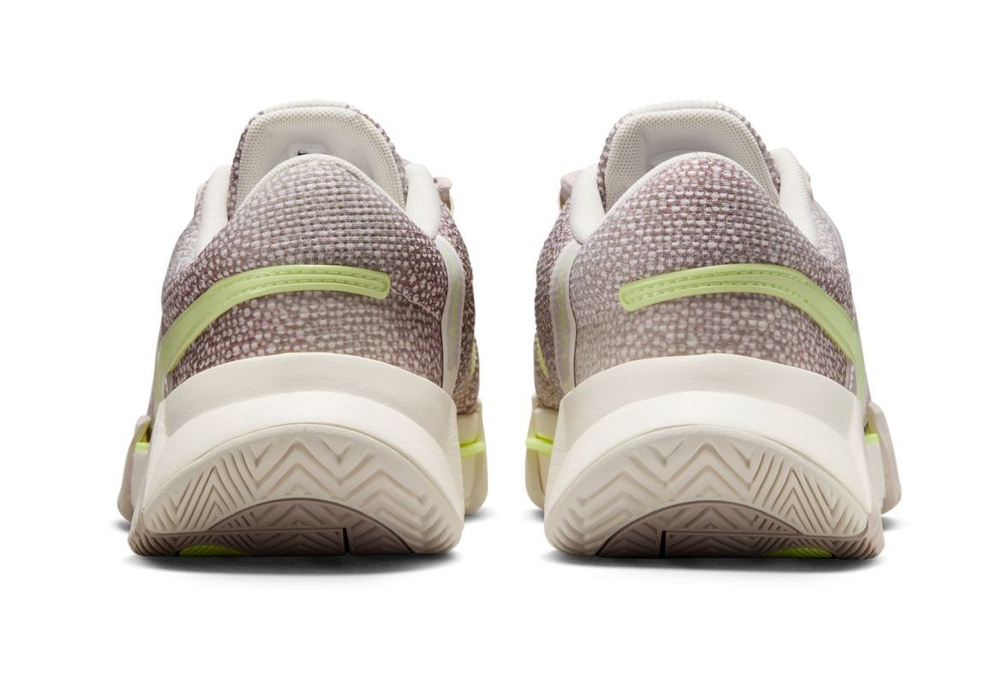 Женские Кроссовки теннисные Nike Zoom GP Challenge 1 Premium - phantom/barely volt/platinum violet