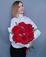 Роза красная Эксплорер с эвкалиптом(00162)