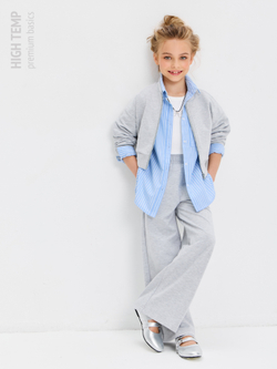 Укороченный бомбер из футера на молнии