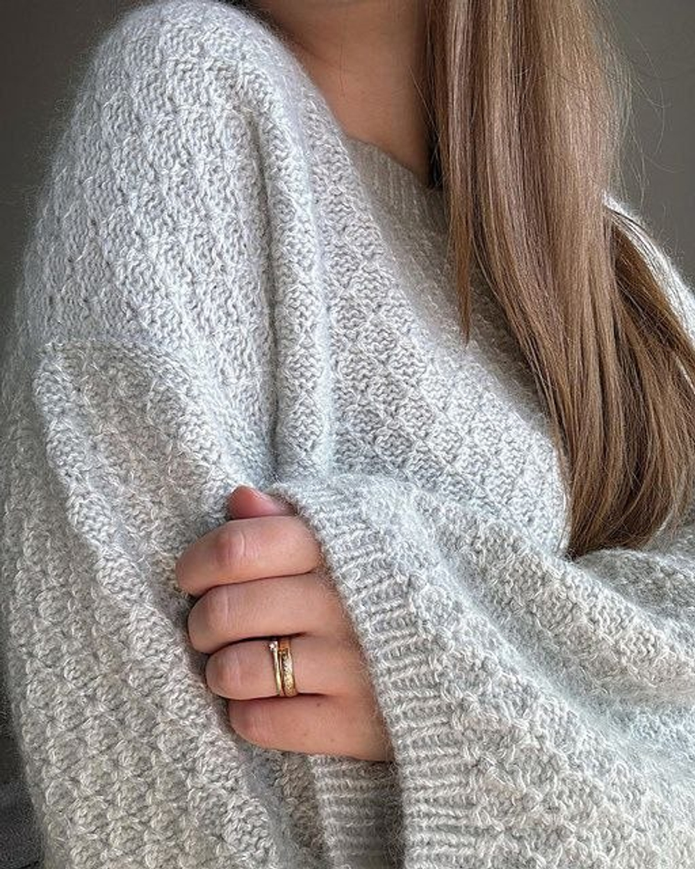 Описание по вязанию свитера спицами "Francesca"