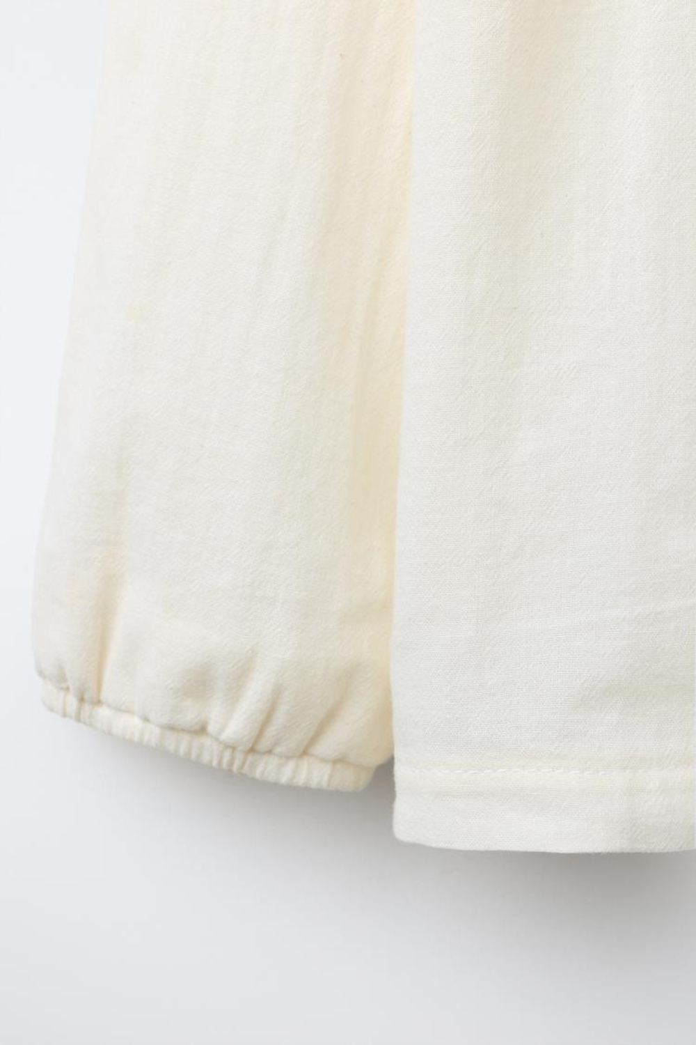 ZARA ПИЖАМА С ВЫШИТЫМИ ЦВЕТАМИ, ЭКРЮ