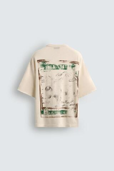 ZARA ТРИКОТАЖНАЯ ФУТБОЛКА С ПРИНТОМ И ЭФФЕКТОМ ПОТЕРТО, ЭКРЮСТИ