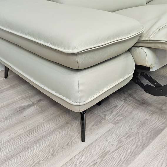 Трехместный диван с элетро-реклайнером 4429, светло-серая натуральная кожа