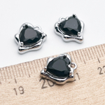 Подвеска Сердце, цвет серебро (родий) + черный, размер 13*10 мм, цена за 1 шт