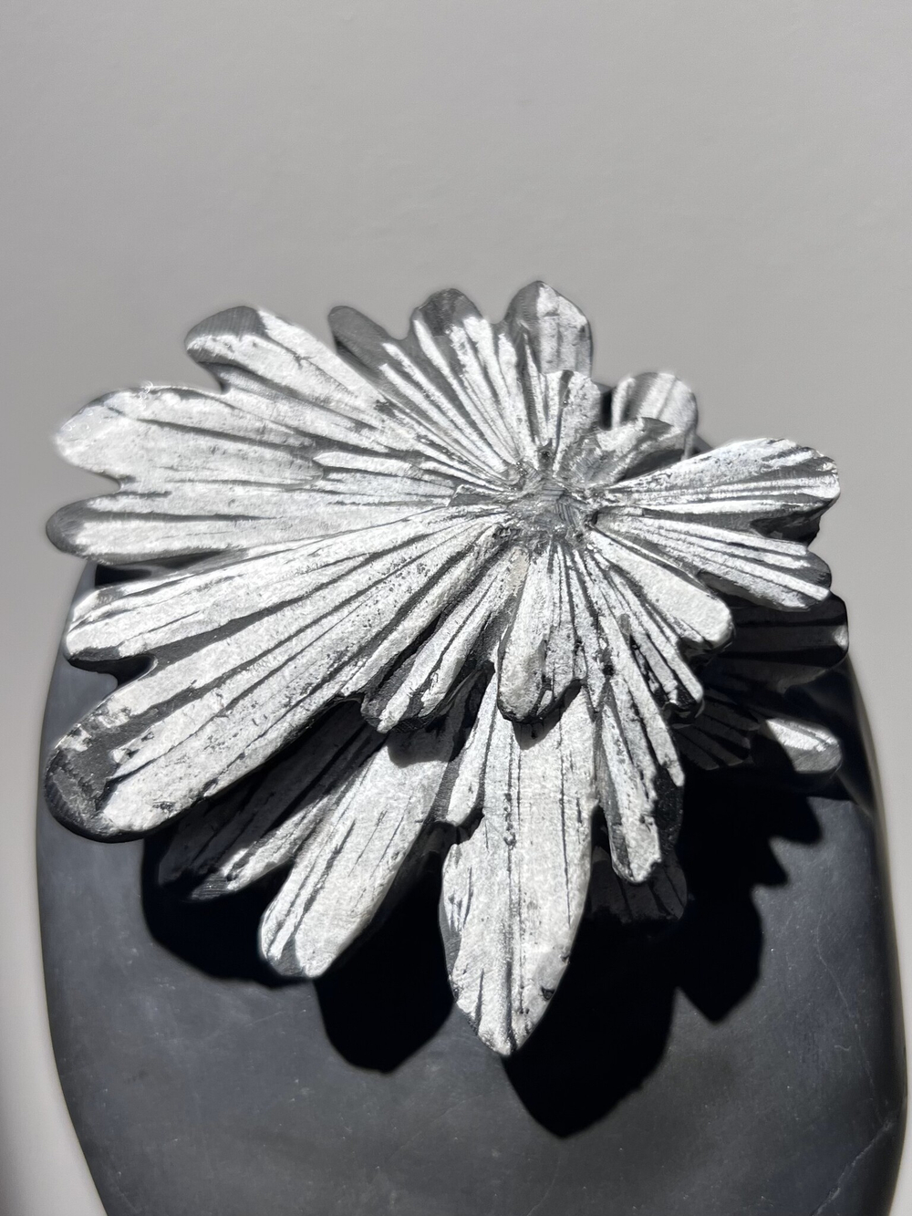 Хризантемный камень