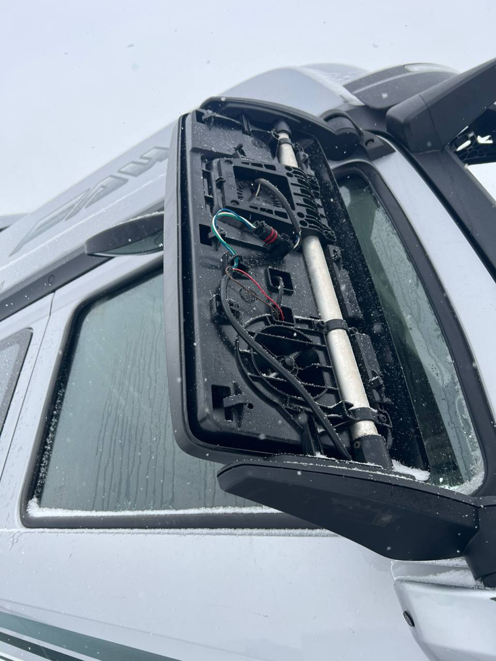 FAW J7 4x2 Седельный тягач CA4180P77K25E5 (Дизельный, 12,5 л, 553 л.с., АТ)