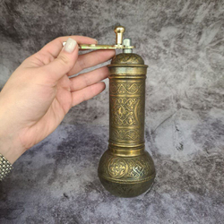 Мельница "Kesem" ручная с ложкой для специй, перца, соли 12 см/ACAR. Турция (медный)