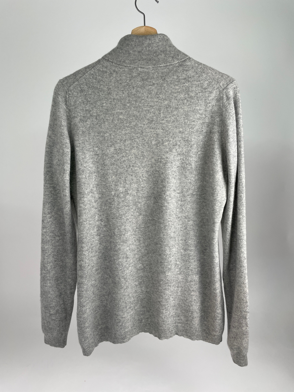 Свитер Uniqlo