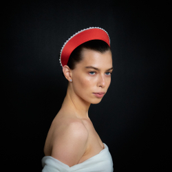 Кокошник красный с жемчужным декором