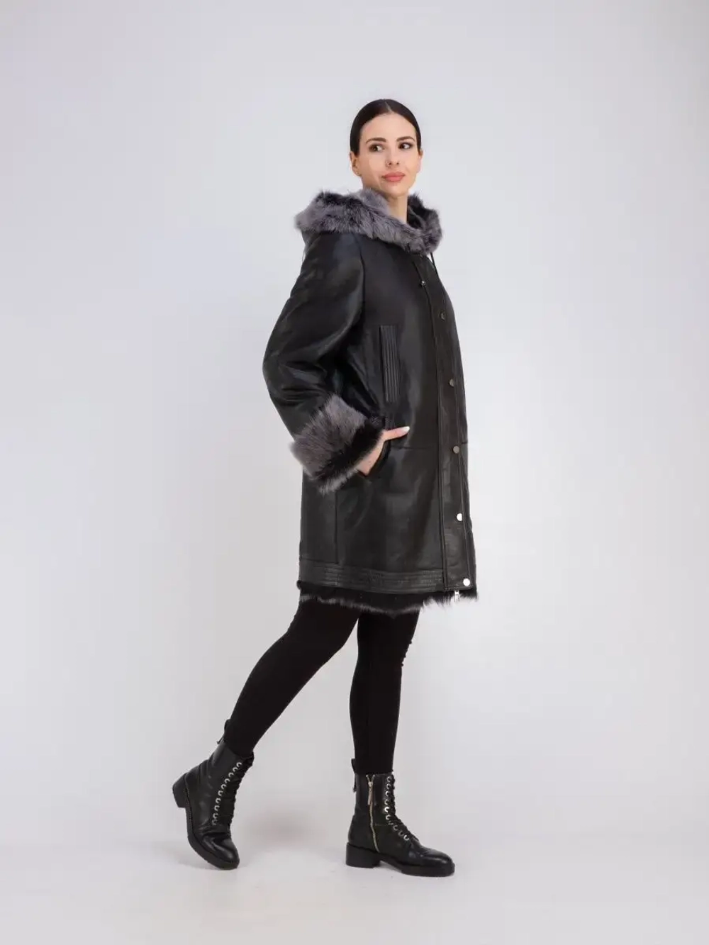Дубленка зимняя с капюшоном натуральная оверсайз