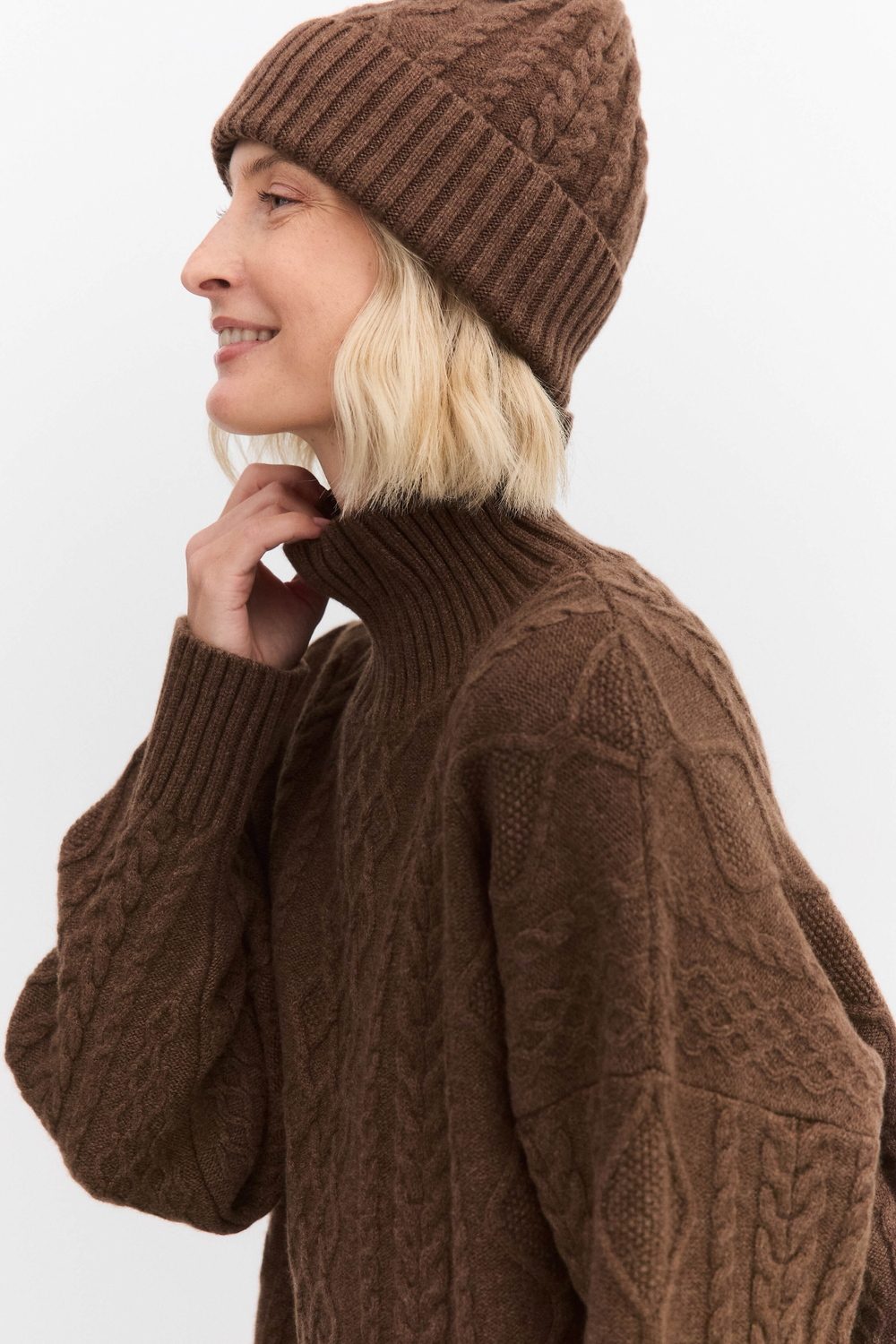 Свитер с аранами