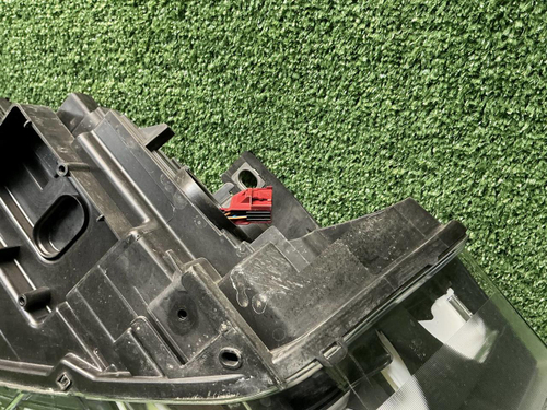 Фара левая Audi Q3 (2011-2014) ксенон