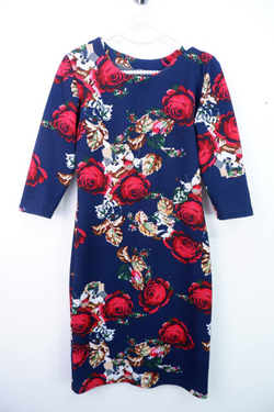 Платье для любительницы ярких цветов, визуально на 42 размер