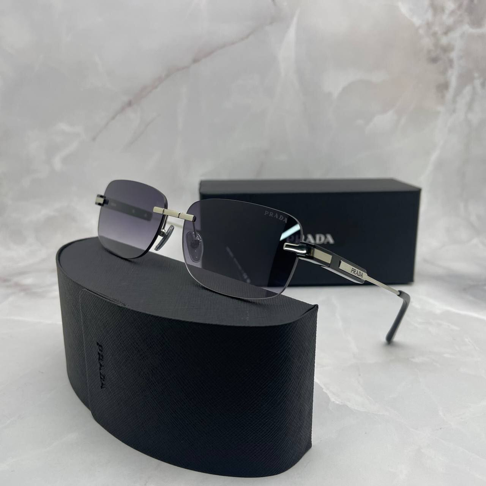 Солнцезащитные очки Prada