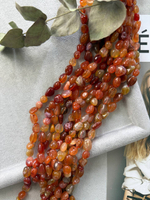 Окрашенный полосатый агат галтовка 7-11 мм, нить 39 см