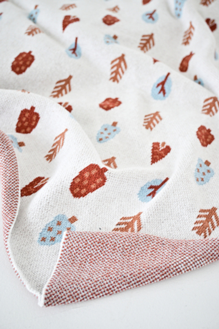 Вязаный плед деревья