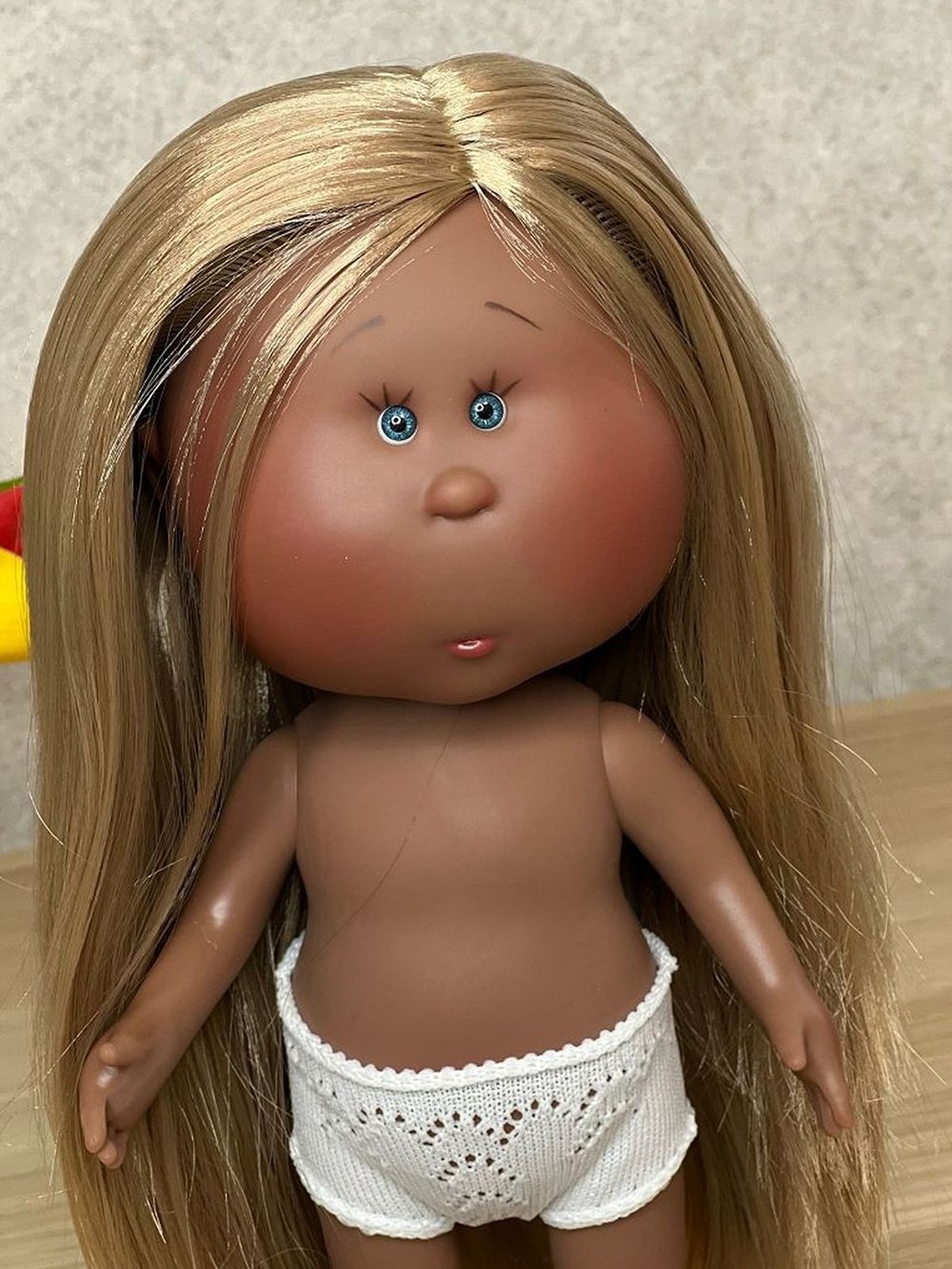 Кукла Nines виниловая 30см MIA без одежды (3000W12A1)