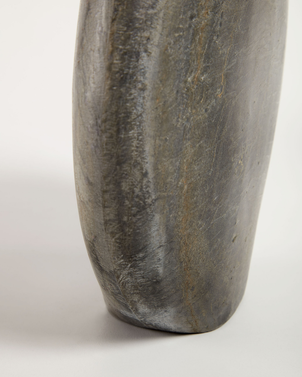 Tovah Маленькая мраморная ваза серого цвета 24 см