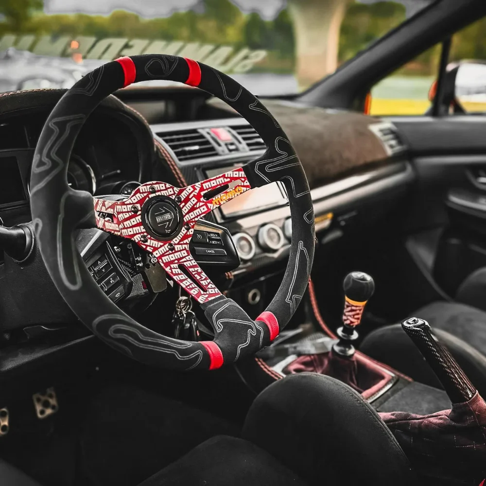 MOMO – Рулевые колёса, сиденья и аксессуары для автоспорта | Track, Street, Racing и Performance