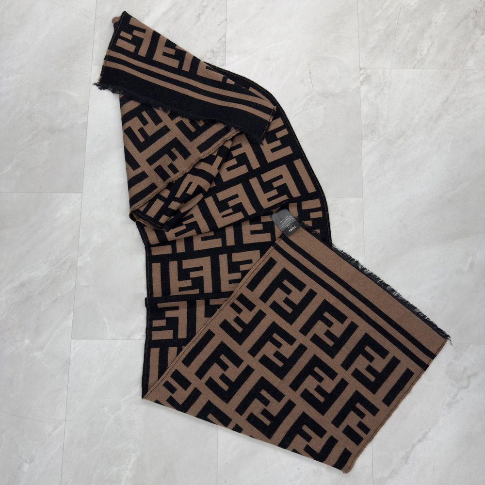 Шарф Fendi