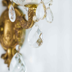 Пара изысканных настенных бра с хрустальными подвесками в стиле Людовика XV