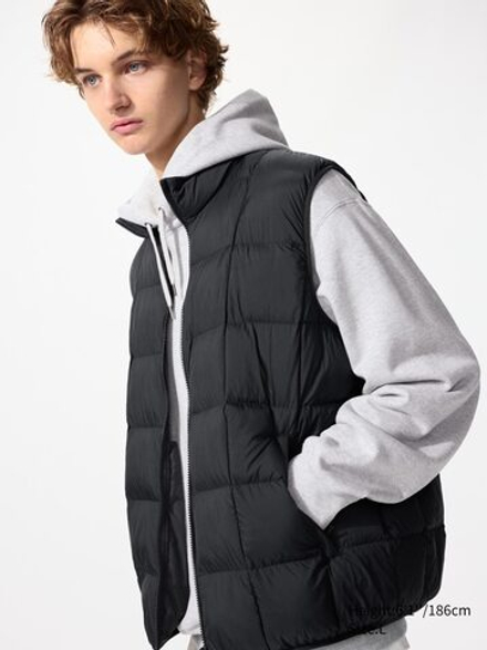 UNIQLO Жилет PUFFERTECH, черный