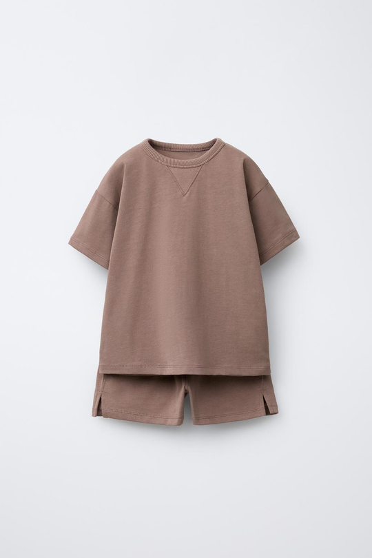 ZARA КОМПЛЕКТ ИЗ ОДНОТОННОЙ ФУТБОЛКИ И ШОРТОВ-БЕРМУДОВ, СЕРО-КОРИЧНЕВЫЙ