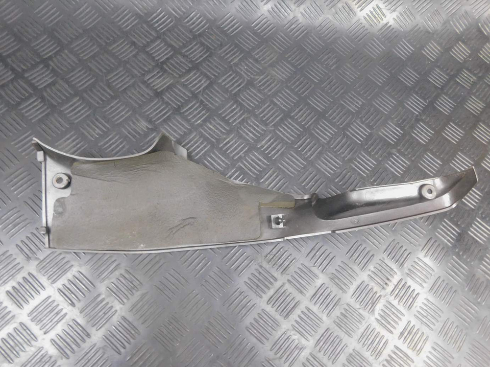 Пластик бака правый Kawasaki ZZR 400 98 053071