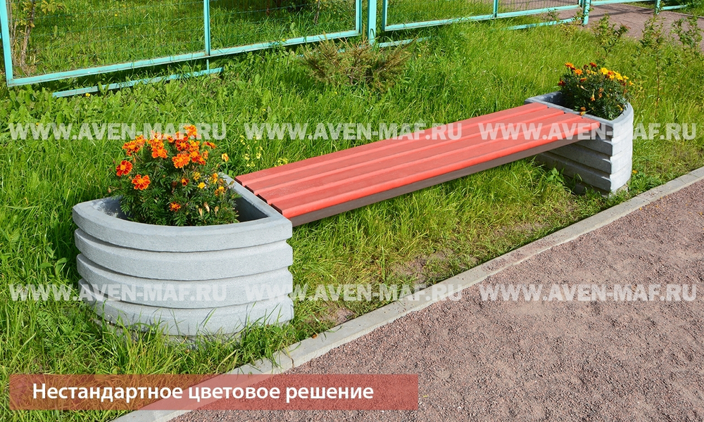 Скамейка на бетонном основании