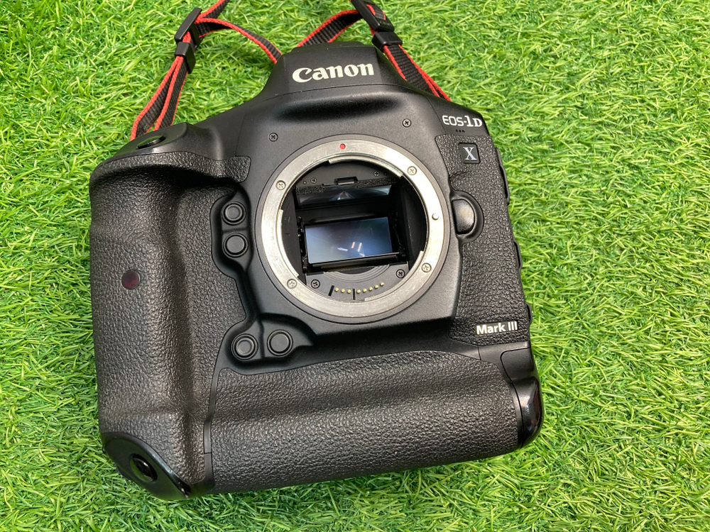 Canon EOS 1D X Mark III 969.000 кадров