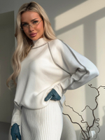 Костюм из вязанного трикотажа