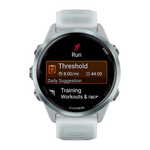 Спортивные часы Garmin Forerunner 570, 42 мм, силиконовый ремешок цвета «полупрозрачный серый»/дымчато-голубой Дымчато-голубой алюминиевый безель, AMOLED-дисплей с Gorilla Glass 3. Ремешок с классической застёжкой — на запястье обхватом 115–178 мм