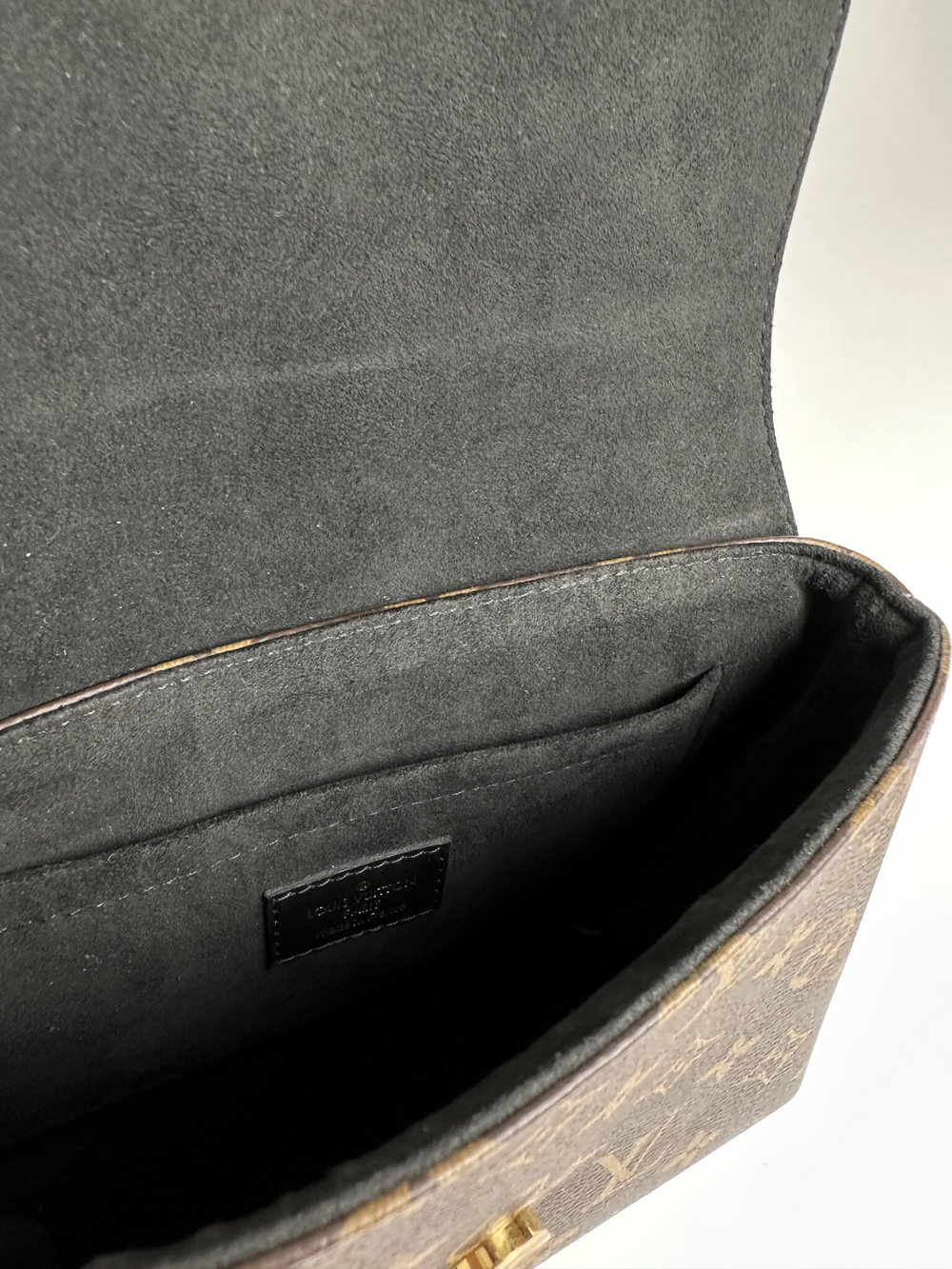 Сумка Louis Vuitton Locky BB
