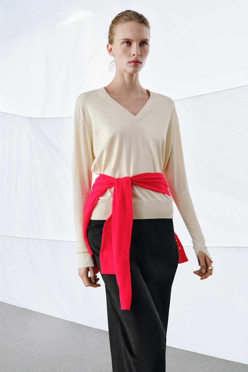 ZARA ДЖЕМПЕР ИЗ ТОНКОГО ТРИКОТАЖА С V-ОБРАЗНЫМ ВЫРЕЗОМ, ЦВЕТ СЛОНОВОЙ КОСТИ