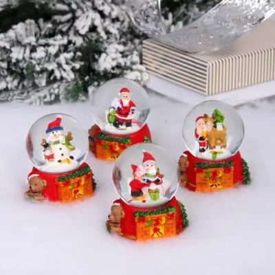 Сувенир новогодний «Снежный шар - Зима» d-4,5 см (подст.5,5*5,6 см), микс