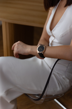 Кварцевые часы Black Hole, золото