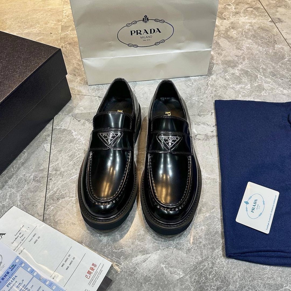 Лоферы Prada