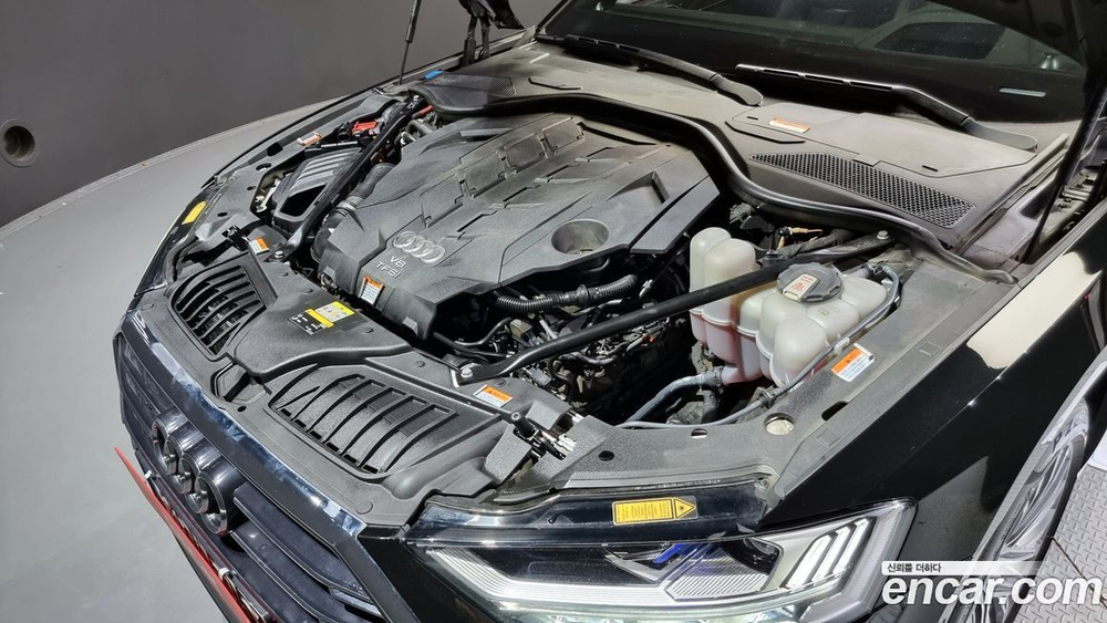 Audi A8 (D5) 60 TFSI Quattro LWB (08.2021)