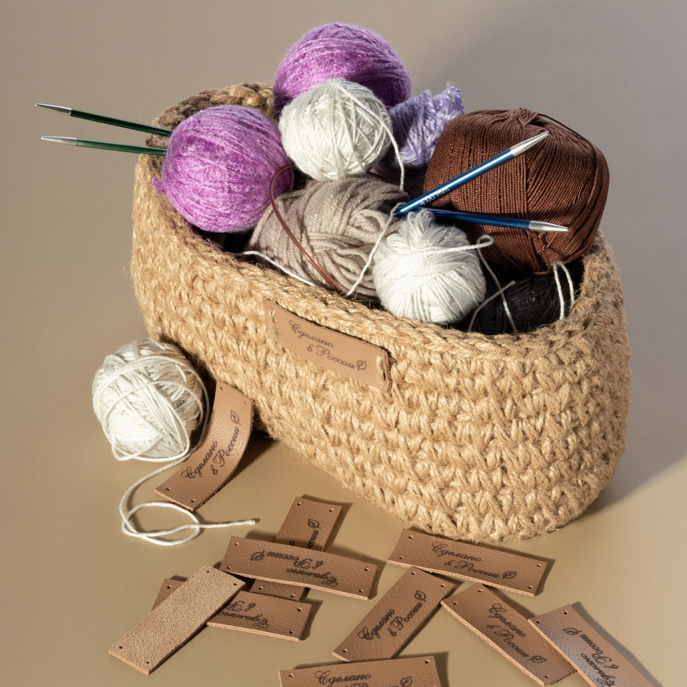 Набор бирок из натуральной кожи. Бирки для рукоделия "Сделано в России". 10 штук