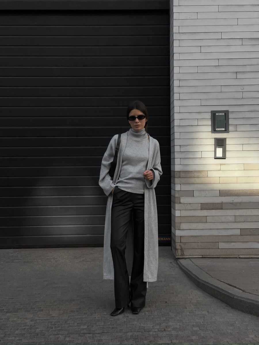 Топ из трикотажа с горлом серый