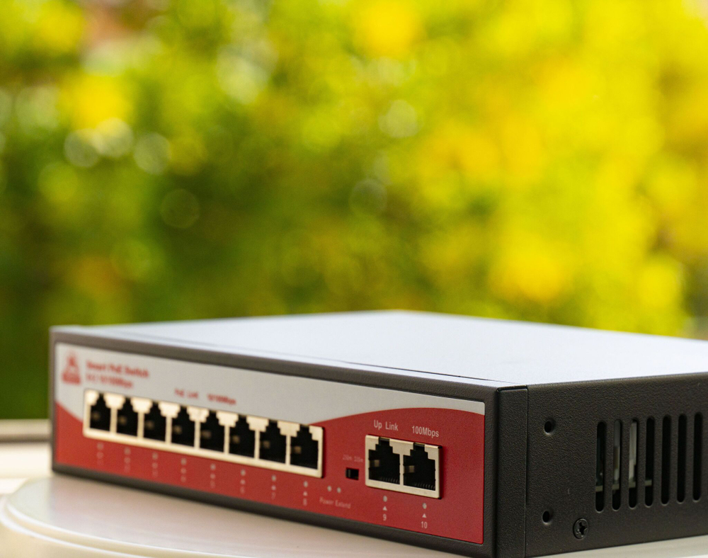 10 портовый неуправляемый РоЕ коммутатор SARMATT SR-PS0820FBL