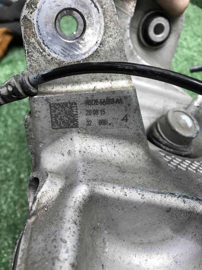 Суппорт тормозной задний LR Discovery Sport 19-нв