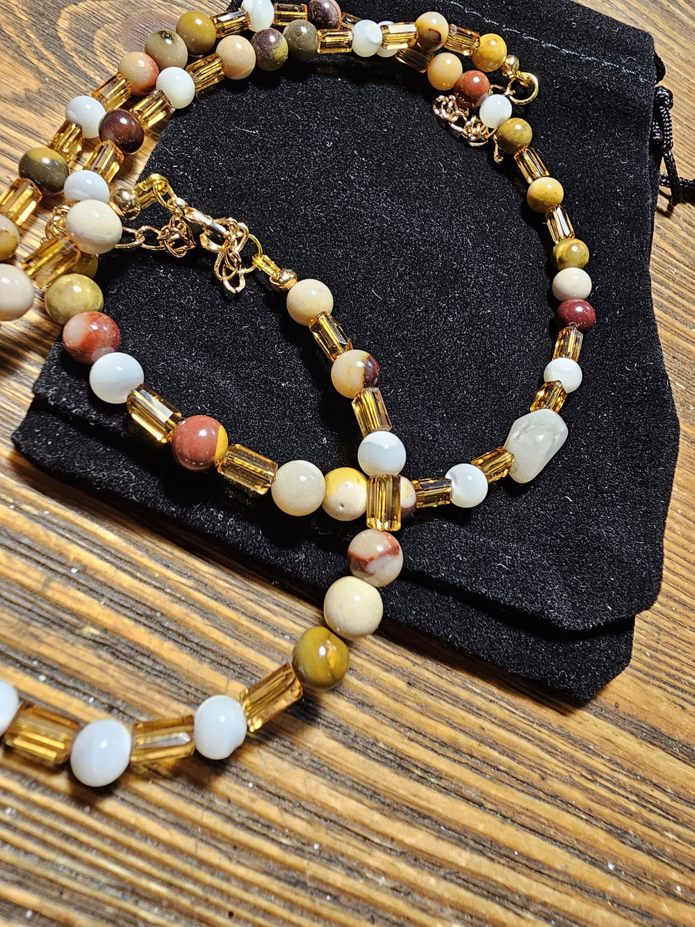 Комплект украшений авторский из натуральных камней. Колье и браслет Повседневный. Бижутерия на шею, на руку для женщин, девушек. Летнее женское украшение