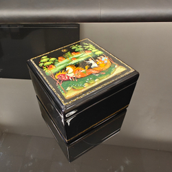 Шкатулка с росписью Палех "Тройка"