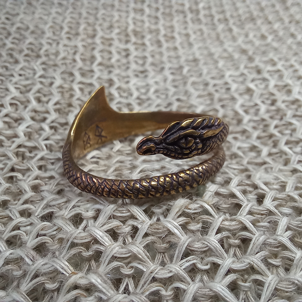 Кольцо. Дракон скрученный