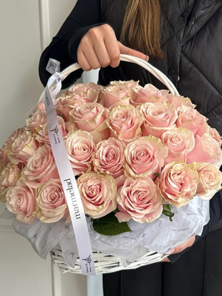 Моно корзина из одноголовых роз