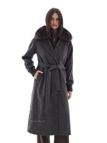 Серое кашемировое пальто с воротом из лисы