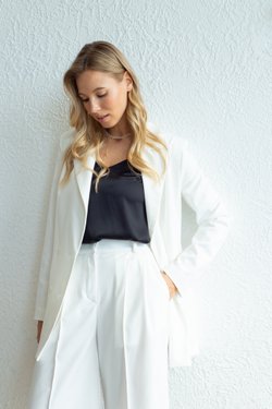 Бермуды белые из вискозы