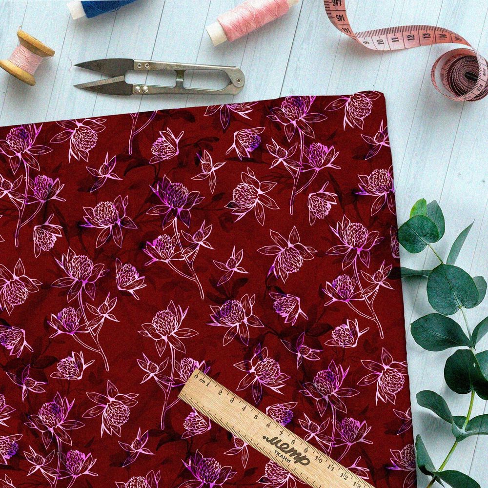 Ткань шелк Армани эскиз белого клевера на бордовом фоне